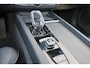 Volvo XC60 T6 Recharge AWD Plus Black Edition - Panorama/schuifdak - IntelliSafe Assist & Surround - 360º Camera - Harman/Kardon audio - Adaptieve LED koplampen - Verwarmde voorstoelen, stuur & achterbank - Parkeersensoren voor & achter - Elektr. bedienb. voorstoelen met geheugen - Head up display - Draadloze tel. lader - Extra getint glas - 21' LMV