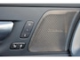 Volvo XC60 T6 Recharge AWD Plus Black Edition - Panorama/schuifdak - IntelliSafe Assist & Surround - 360º Camera - Harman/Kardon audio - Adaptieve LED koplampen - Verwarmde voorstoelen, stuur & achterbank - Parkeersensoren voor & achter - Elektr. bedienb. voorstoelen met geheugen - Head up display - Draadloze tel. lader - Extra getint glas - 21' LMV