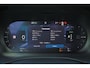 Volvo XC60 T6 Recharge AWD Plus Black Edition - Panorama/schuifdak - IntelliSafe Assist & Surround - 360º Camera - Harman/Kardon audio - Adaptieve LED koplampen - Verwarmde voorstoelen, stuur & achterbank - Parkeersensoren voor & achter - Elektr. bedienb. voorstoelen met geheugen - Head up display - Draadloze tel. lader - Extra getint glas - 21' LMV