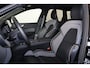 Volvo XC60 T6 Recharge AWD Plus Black Edition - Panorama/schuifdak - IntelliSafe Assist & Surround - 360º Camera - Harman/Kardon audio - Adaptieve LED koplampen - Verwarmde voorstoelen, stuur & achterbank - Parkeersensoren voor & achter - Elektr. bedienb. voorstoelen met geheugen - Head up display - Draadloze tel. lader - Extra getint glas - 21' LMV