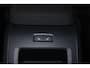 Volvo XC60 T6 Recharge AWD Plus Black Edition - Panorama/schuifdak - IntelliSafe Assist & Surround - 360º Camera - Harman/Kardon audio - Adaptieve LED koplampen - Verwarmde voorstoelen, stuur & achterbank - Parkeersensoren voor & achter - Elektr. bedienb. voorstoelen met geheugen - Head up display - Draadloze tel. lader - Extra getint glas - 21' LMV