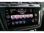 Volkswagen Tiguan 1.4 TSI eHybrid R-Line Business+ -  Wegkl. Trekhaak | Winter pack | HUD |  Dode hoeksens. | Ad. Cruise