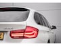 BMW 3-Serie Touring 320i Corporate Lease High Executive automaat - Leder | Trekhaak wegkl. | Navi