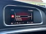 Volvo V40 1.5 T3 152PK R-Design AUTOMAAT TREKHAAK| PANORAMADAK| HARMAN/KARDON SOUND| STOELVERWARMING| CAMERA + PARKEERSENSOREN| NAVIGATIE| KEYLESS| DEALER ONDERHOUDEN| FULL LED|