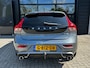 Volvo V40 1.5 T3 152PK R-Design AUTOMAAT TREKHAAK| PANORAMADAK| HARMAN/KARDON SOUND| STOELVERWARMING| CAMERA + PARKEERSENSOREN| NAVIGATIE| KEYLESS| DEALER ONDERHOUDEN| FULL LED|