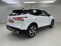 Nissan Qashqai 1.3 MHEV Xtronic Tekna Plus / Trekgewicht 1800 KG / All Seasonbanden / Google Maps Navigatie / Panoramadak / BOSE Audio / Elektrische Kofferbak / HUD / Massagestoelen / Memoryseats / 360 Graden Camera / Adaptive Cruise Control / Climate Control /