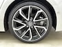 Toyota Corolla Touring Sports 2.0 Hybrid Executive | Schuif / Open dak | Leder | JBL | Stoel + Stuur verwarming | BLindspot | PDC rondom | Onderweg-naar-dealer