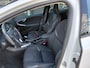 Volvo V40 2.0 T2 Momentum Trekhaak | stoel verwarming | lichtmetaal | climate control |