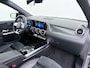 Mercedes-Benz B-klasse 180 Business Solution AMG | Trekhaak Wegklapbaar | Panorama - Schuifdak | Night Pakket | Achteruitrij Camera | Parkeer Sensoren Voor + Achter