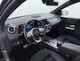 Mercedes-Benz B-klasse 180 Business Solution AMG | Trekhaak Wegklapbaar | Panorama - Schuifdak | Night Pakket | Achteruitrij Camera | Parkeer Sensoren Voor + Achter