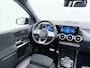 Mercedes-Benz B-klasse 180 Business Solution AMG | Trekhaak Wegklapbaar | Panorama - Schuifdak | Night Pakket | Achteruitrij Camera | Parkeer Sensoren Voor + Achter