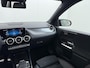 Mercedes-Benz B-klasse 180 Business Solution AMG | Trekhaak Wegklapbaar | Panorama - Schuifdak | Night Pakket | Achteruitrij Camera | Parkeer Sensoren Voor + Achter