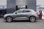 Audi Q3 35 TFSI S Line / Panodak / Trekhaak wegklb./ Navi / Camera / 19 Inch LM / Key-less