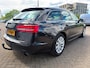 Audi A6 Avant 2.0 TFSI Business Edition in automaat en elec panoramadak en parkeersensoren en trekhaak