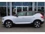 Volvo XC40 Recharge P8 408PK AWD R-Design | Adapt. Cruise | BLIS | Keyless Entry | El. Trekhaak | PDC Achter | El. Achterklep | Nubuck bekleding |