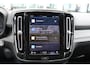 Volvo XC40 Recharge P8 408PK AWD R-Design | Adapt. Cruise | BLIS | Keyless Entry | El. Trekhaak | PDC Achter | El. Achterklep | Nubuck bekleding |