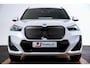 BMW iX1 eDrive20 67 kWh M Sport - Panoramadak - Driving Assistant Plus - Head up - Getinte ruiten - Comfort Access - Elektrisch verwarmde voorstoelen - sportstoelen - Grootlichtassistent -