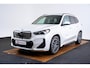 BMW iX1 eDrive20 67 kWh M Sport - Panoramadak - Driving Assistant Plus - Head up - Getinte ruiten - Comfort Access - Elektrisch verwarmde voorstoelen - sportstoelen - Grootlichtassistent -