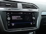 Volkswagen Tiguan 1.5 TSI Elegance | Trekhaak | Stoel/Stuur verwarming | Camera | App-Connect | Grootlichtassistent |
