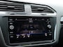 Volkswagen Tiguan 1.5 TSI Elegance | Trekhaak | Stoel/Stuur verwarming | Camera | App-Connect | Grootlichtassistent |