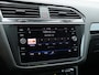 Volkswagen Tiguan 1.5 TSI Elegance | Trekhaak | Stoel/Stuur verwarming | Camera | App-Connect | Grootlichtassistent |