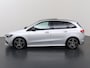 Mercedes-Benz B-klasse 180 Business Solution AMG | Night | Widescreen | Trekhaak | Panoramadak | Stoelverwarming |