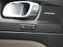 Volvo XC40 T5 Plus Bright PHEV 262pk Dealer O.H. | Trekhaak Af Fabriek | Camera | Adaptive Cruise | Harman & Kardon | Lederen Sportstoelen Memory & Verwarmd | Keyless | Blis | Stuur Verwarmd | Navigatie | DAB |