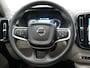 Volvo XC40 T5 Plus Bright PHEV 262pk Dealer O.H. | Trekhaak Af Fabriek | Camera | Adaptive Cruise | Harman & Kardon | Lederen Sportstoelen Memory & Verwarmd | Keyless | Blis | Stuur Verwarmd | Navigatie | DAB |