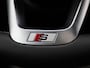 Audi A3 Sportback 45 TFSI e S edition Competition l Adaptive cruise control l Glazen panoramadak l Navigatie l Climate control l Achteruitrijcamera l Head-up display l Stylingpakket carbon l Stoelverwarming l Optiekpakket zwart plus l Alarm klasse III l SONOS Premium met 3D-geluid l LED-koplampen
