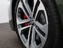 Audi A3 Sportback 45 TFSI e S edition Competition l Adaptive cruise control l Glazen panoramadak l Navigatie l Climate control l Achteruitrijcamera l Head-up display l Stylingpakket carbon l Stoelverwarming l Optiekpakket zwart plus l Alarm klasse III l SONOS Premium met 3D-geluid l LED-koplampen