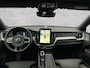 Volvo XC60 2.0 T8 Plug-in hybrid AWD Ultra Black Edition Executive | Luchtvering | 22" | Gelamineerd Glas | Bowers & Wilkins | Stoelmassage & Ventilatie | Stoel & Stuurverwarming | 360 Camera | Pilot Assist | BLIS |