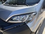 Peugeot Boxer 2.2 BlueHDi 140 PK L2H2 | Facelift model | 1e Eigenaarsauto met 20.500 KM | 3-Zits | Trekhaak 3000 KG | Zakelijk BPM Vrij | Camera | Parkeersensoren | Airco | Laadruimte Betimmering | Cruise Control | Apple Carplay & Android Auto |