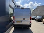 Peugeot Boxer 2.2 BlueHDi 140 PK L2H2 | Facelift model | 1e Eigenaarsauto met 20.500 KM | 3-Zits | Trekhaak 3000 KG | Zakelijk BPM Vrij | Camera | Parkeersensoren | Airco | Laadruimte Betimmering | Cruise Control | Apple Carplay & Android Auto |