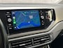 Volkswagen Polo 1.0 TSI Sportline (APPLE CARPLAY, GROOT NAVI, CLIMATE, STOELVERWARMING, SPORTSTOELEN, CRUISE, PARKEERSENSOREN, LM VELGEN, NIEUWE APK, NIEUWSTAAT)