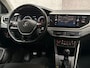 Volkswagen Polo 1.0 TSI Sportline (APPLE CARPLAY, GROOT NAVI, CLIMATE, STOELVERWARMING, SPORTSTOELEN, CRUISE, PARKEERSENSOREN, LM VELGEN, NIEUWE APK, NIEUWSTAAT)