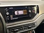 Volkswagen Polo 1.0 TSI Sportline (APPLE CARPLAY, GROOT NAVI, CLIMATE, STOELVERWARMING, SPORTSTOELEN, CRUISE, PARKEERSENSOREN, LM VELGEN, NIEUWE APK, NIEUWSTAAT)