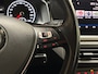 Volkswagen Polo 1.0 TSI Sportline (APPLE CARPLAY, GROOT NAVI, CLIMATE, STOELVERWARMING, SPORTSTOELEN, CRUISE, PARKEERSENSOREN, LM VELGEN, NIEUWE APK, NIEUWSTAAT)