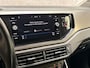 Volkswagen Polo 1.0 TSI Sportline (APPLE CARPLAY, GROOT NAVI, CLIMATE, STOELVERWARMING, SPORTSTOELEN, CRUISE, PARKEERSENSOREN, LM VELGEN, NIEUWE APK, NIEUWSTAAT)