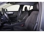 Volvo XC40 2.0 T4 Momentum - Parkeercamera achter - Parkeersensoren voor & achter - Cruise control - Inklapbare trekhaak - 18' LMV