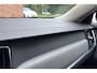 Volvo V90 T8 Plug-in hybrid AWD Ultra Dark | Trekhaak | Panoramadak | Geventileerde Voorstoelen incl. Massagefunctie | Adaptieve Cruise Control | BLIS Dodehoekdetectie | 20'' Lichtmetalen Velgen | 360 Graden Camera