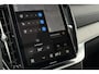 Volvo XC90 T8 Plug-in hybrid AWD Ultra Dark | Trekhaak | Panoramadak | Geventileerde Voorstoelen incl. Massagefunctie | Adaptieve Cruise Control | BLIS Dodehoekdetectie | 21'' Lichtmetalen Velgen | 360 Graden Camera