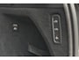 Volvo XC90 T8 Plug-in hybrid AWD Ultra Dark | Trekhaak | Panoramadak | Geventileerde Voorstoelen incl. Massagefunctie | Adaptieve Cruise Control | BLIS Dodehoekdetectie | 21'' Lichtmetalen Velgen | 360 Graden Camera