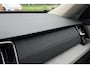 Volvo XC90 T8 Plug-in hybrid AWD Ultra Dark | Trekhaak | Panoramadak | Geventileerde Voorstoelen incl. Massagefunctie | Adaptieve Cruise Control | BLIS Dodehoekdetectie | 21'' Lichtmetalen Velgen | 360 Graden Camera