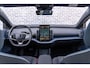 Volvo EX30 Cross Country Twin Motor Performance Ultra 69 kWh AWD | Google | Adaptieve Cruise Control | Harman Kardon Audio | 360 Camera | Panoramadak | Elektrische stoelen | Keyless | Extra Getint Glas achter | Dodehoekdetectie | Elek. Achterklep | 19" LM