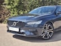 Volvo V90 2.0 T8 Plug-in hybrid AWD Ultra Dark | Bowers & Wilkins | Panoramadak | Nappaleder met Massage & Ventilatie | Trekhaak | 360 camera |