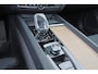 Volvo XC60 T6 Recharge AWD Plus Bright - Panorama/schuifdak - IntelliSafe Assist & Surround - 360º Camera - Harman/Kardon audio - Adaptieve LED koplampen - Verwarmde voorstoelen, stuur & achterbank - Parkeersensoren voor & achter - Elektr. bedienb. voorstoelen met geheugen - Head up display - Draadloze tel. lader - Extra getint glas - 19' LMV