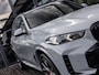 BMW X5 50e M SPORT PRO | HARMAN/KARDON | PANORAMADAK | SKYLOUNGE | INTEGRAL ACTIVE STEERING | STOELVERWARMING + VENTILATIE | SOFTCLOSE | TRAVELPAKKET | COMFORTPAKKETP PLUS | INNOVATIEPAKKET | 360 CAMERA | BROOKYLYN GRAU | BTW AUTO|