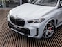 BMW X5 50e M SPORT PRO | HARMAN/KARDON | PANORAMADAK | SKYLOUNGE | INTEGRAL ACTIVE STEERING | STOELVERWARMING + VENTILATIE | SOFTCLOSE | TRAVELPAKKET | COMFORTPAKKETP PLUS | INNOVATIEPAKKET | 360 CAMERA | BROOKYLYN GRAU | BTW AUTO|