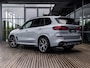 BMW X5 50e M SPORT PRO | HARMAN/KARDON | PANORAMADAK | SKYLOUNGE | INTEGRAL ACTIVE STEERING | STOELVERWARMING + VENTILATIE | SOFTCLOSE | TRAVELPAKKET | COMFORTPAKKETP PLUS | INNOVATIEPAKKET | 360 CAMERA | BROOKYLYN GRAU | BTW AUTO|