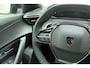 Peugeot 2008 1.2 Hybrid 145 Allure | Climate & Cruise Control | Voorstoelen verwarmd |Parkeersensoren voor + achter | Apple Carplay/Android Auto | Full LED